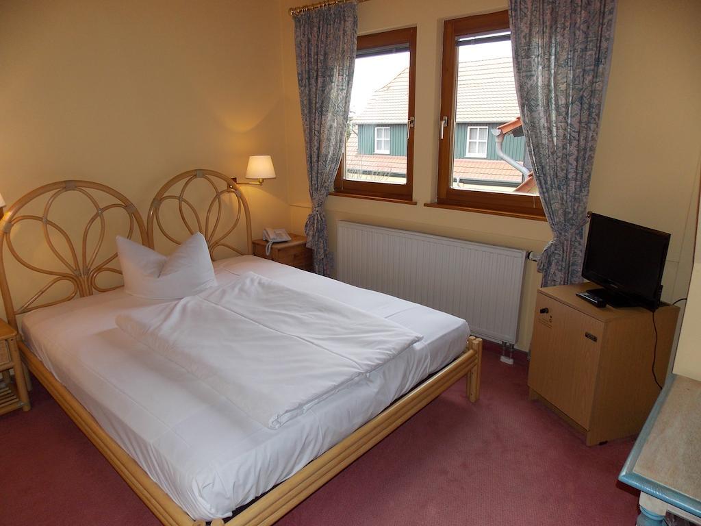 Gasthof Und Landhotel Zur Ausspanne Klipphausen Habitación foto